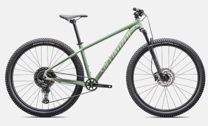 Den prestigeträchtigen Specialized-Schriftzug gibt’s beim Rockhopper bereits unter 1000 Euro.