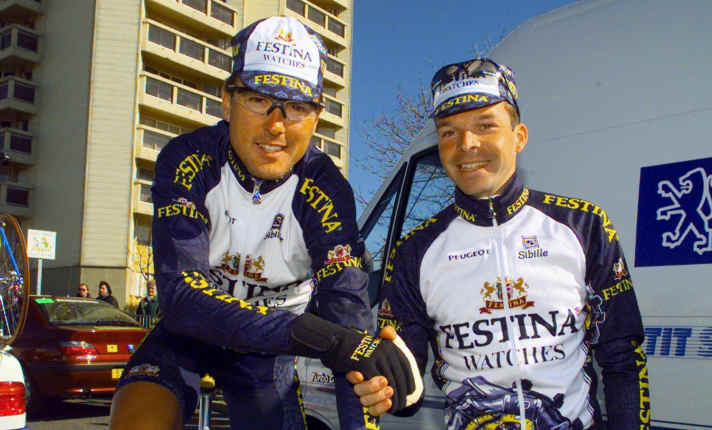 Die beiden Schweizer Alex Zülle und Laurent Dufaux im Trikot von Festina.