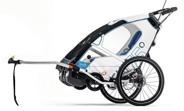 Leggero Enso: Your kids can't ride their own bikes yet? Too bad. But they can sit comfortably in the Swiss luxury trailer. The Enso is the first TÜV-certified bike trailer. It has suspension with oil damping, disc brakes, mosquito protection and a rain cover. Its stroller wheels can be easily folded down. The trailer, which costs 1199 euros, is designed to shrink down to its pack size within three seconds.