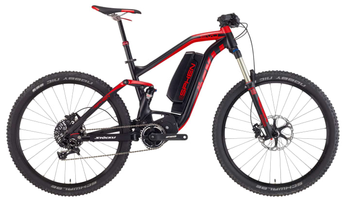   Mit einer Rock Shox Sektor Gold und einem Monarch RL sowie Srams solider GX Schaltung und einer günstigen aber guten Shimano M615 Bremsanlage bietet Stöckli einen sinnvollen Einstieg in das Segment der E-Fullys.