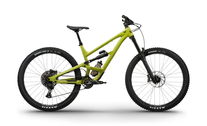 YT Capra Core 1: The new entry-level model of the popular enduro bike for 2699 euros.