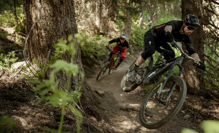   Jared Graves ahead of Curtis Keene on the new Specialized Enduro.
