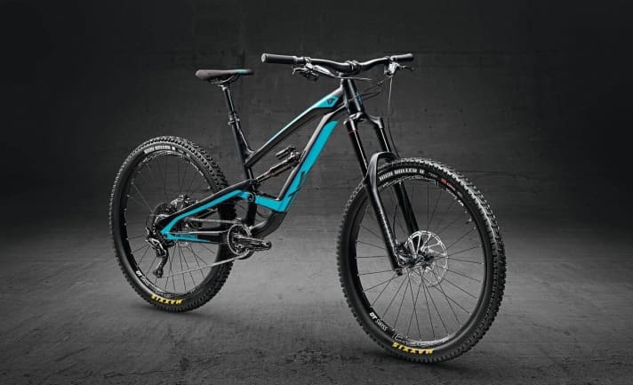   The cheapest Capra (AL) is available from 2499 euros. The model above this also has an aluminium frame and costs 2999 euros.