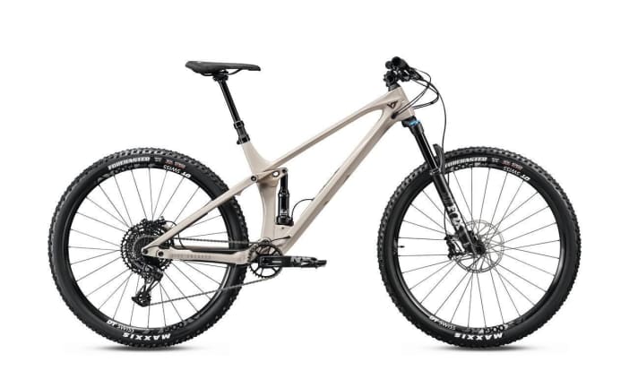   The Izzo Comp CF is the most affordable bike in the range. It has the same carbon frame and a Sram NX-Eagle gear system.