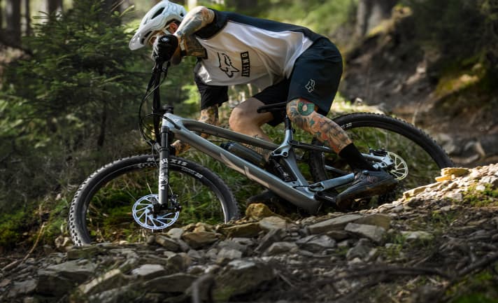   The Core 2 is the most affordable version of the Izzo and has a hybrid frame and Fox Performance suspension.