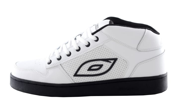   Als robuster Flatpedal-Schuh für unter 100 Euro macht der Trigger eine gute Figur.