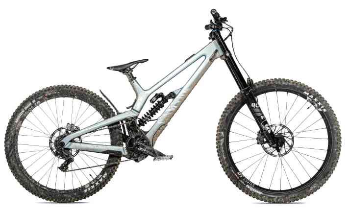 The grip monster: Canyon Sender with high-pivot rear triangle.
