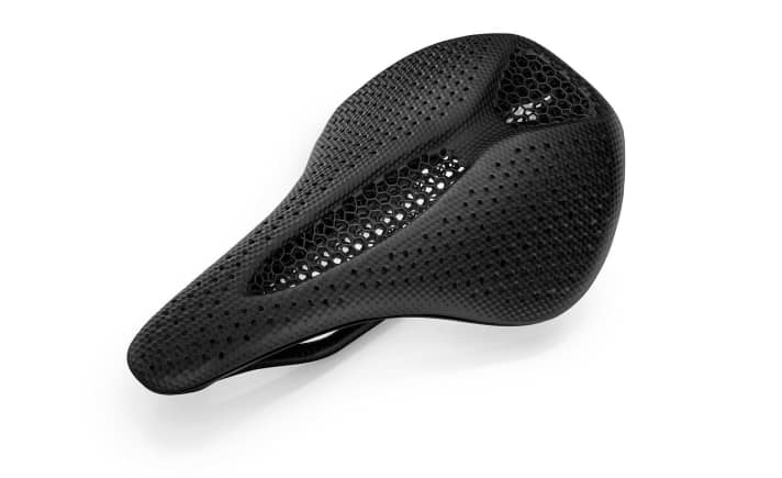 The range of saddles from the 3D printer is growing steadily, with the best-known suppliers being Specialized and Fizik. One advantage of the technology is the precisely customised firmness zones of the padding. When asked whether there could also be customised saddles from the 3D printer in the future, James Read, Product Manager at Specialized, replies that this is a realistic option for the future of the Body Geometry range