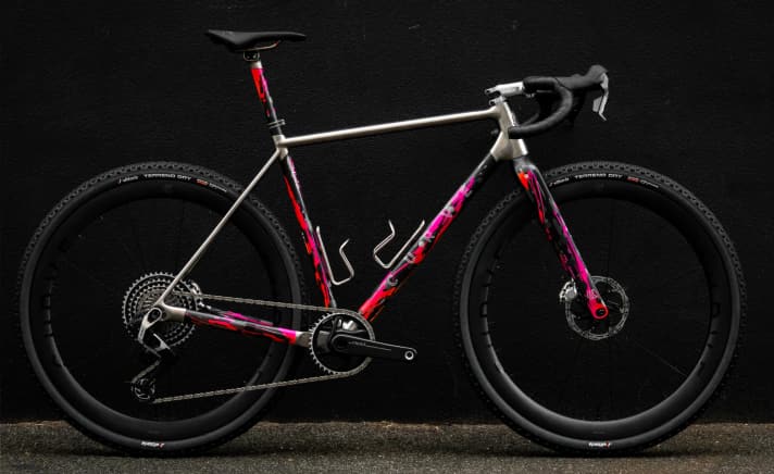 Mit deutlich über 21.000 Euro gehört das Curve CarboKev zu den teuersten Gravelbikes der Welt.
