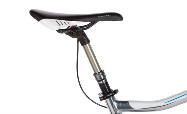   Eine Teleskop-Stütze gehört in jedes dieser Bikes. Das Giant wiegt trotz der serienmäßigen (schwereren) Stütze insgesamt am wenigsten.