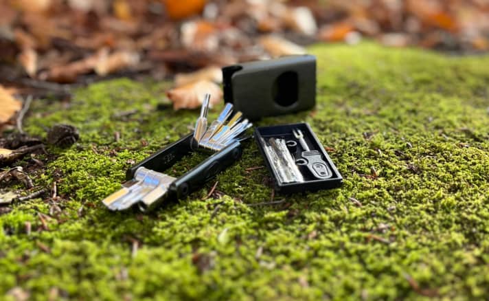 Finally with tyre plugs: the F11 Mini-Tool from Crankbrothers.