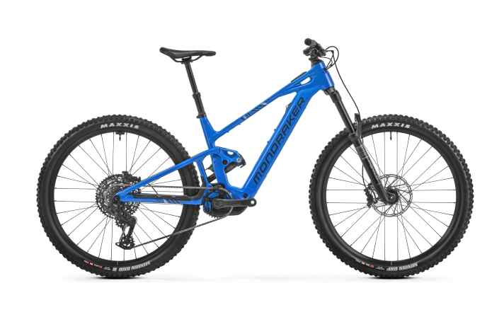 The Mondraker Sly R with Rockshox suspension costs 5999 euros and is said to weigh 20.9 kilos.