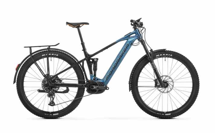 Both bikes are also available as crossover models with full equipment.