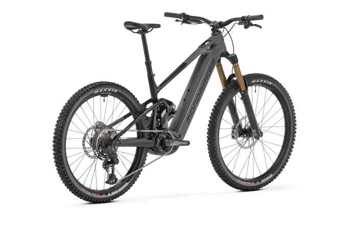 The Mondraker Level RR. Price: 8499 euros.