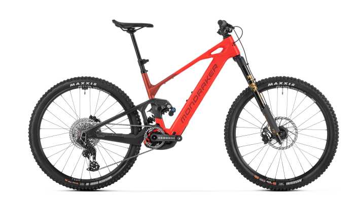 The most downhill-orientated Crafty, the XR model, comes with a steel spring damper and 170 mm suspension fork for 11,999 euros.