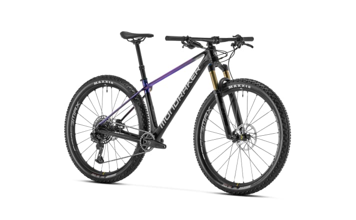 It looks like a fast race bike, but offers much more thanks to extensive updates: the new Mondraker Chrono Carbon DC RR.