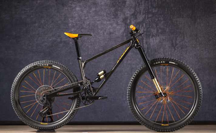 Einen handgemachten Prototypen, wie das True BC Knuth sieht man nicht an jeder Trail-Ecke. Das macht exotische Mountainbikes besonders aufregend.