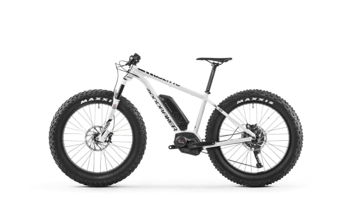   Der Name ist Programm: der Mondraker e-Panzer R mit breiten Schlappen.