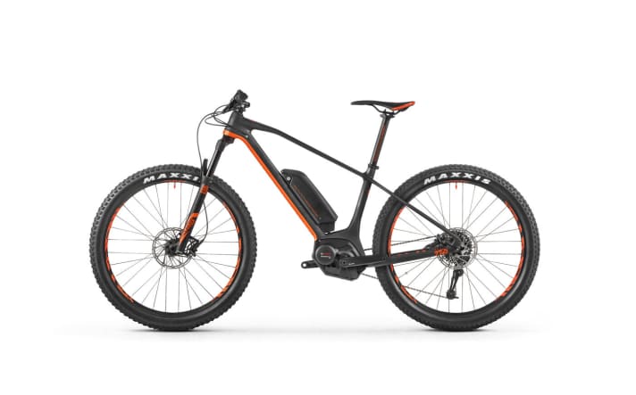   The Mondraker e-Prime Carbon R+ is significantly cheaper than the top version, but has the same carbon frame.