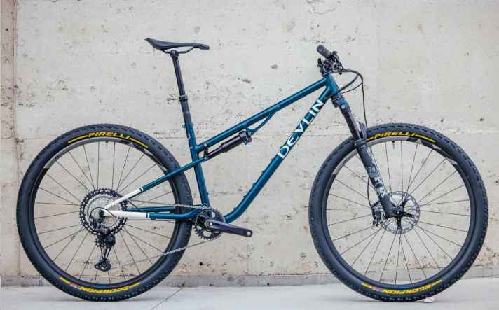 The Devlin Demon achieves its unique look by soldering 3D printed parts and Columbus tubes. At 2.7 kilos, the Australian steel frame is comparatively light.