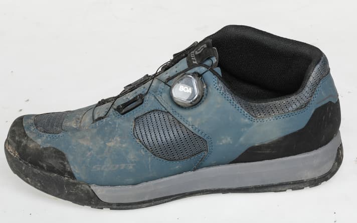 Multitalent: der Scott MTB-Schuh punktet sowohl auf dem Pedal als auch beim Laufen.