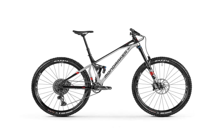   The Superfoxy Alloy R is the top model in the aluminium range and costs 4599 euros. The weight is 15.8 kilograms, two kilograms more than the top model Superfoxy Carbon RR for 8499 euros.