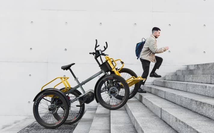   Mit dem leistungsstarken E-Antrieb und der vollgefederten Neigetechnik sollen selbst Treppen für den neuen Offroad-Star kein Problem sein. 