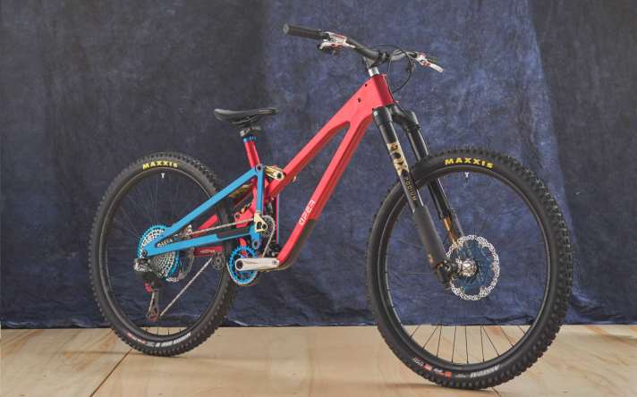 What a machine: The Aper KOMPace is definitely not a zero-eight-fifteen enduro mountain bike!