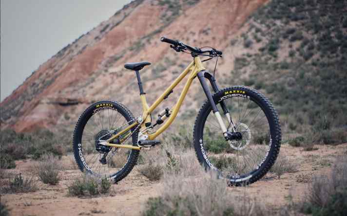 The Zoceli Vysoko is a freeride bike like no other. One of its unique selling points is definitely the split drive system with two chains.