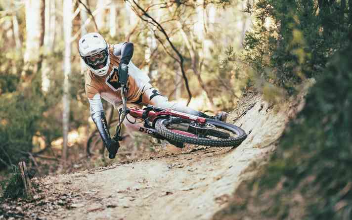 Ist auch Technik-Nerd: Christian Textor. Deswegen wird der Worldcupper gerne als Promi-Tester fürs BIKE Magazin verpflichtet.