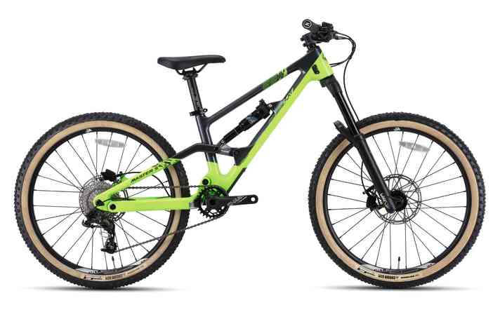 New in Germany: the brightly coloured carbon bikes from Tiny Rock for young mountain bikers.