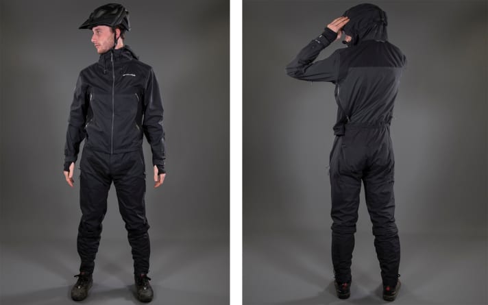   Der Endura MT500 One-Piece im Überblick. Rechts: Die große Kapuze lässt sich auch über den Helm ziehen.