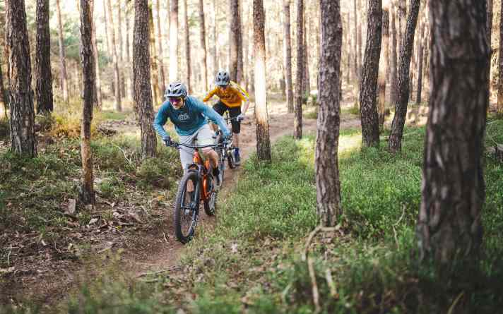 Canyon's duel partner is hot on the heels of the Cube AMS One11. On the climbs, the Cube gets the short end of the stick.