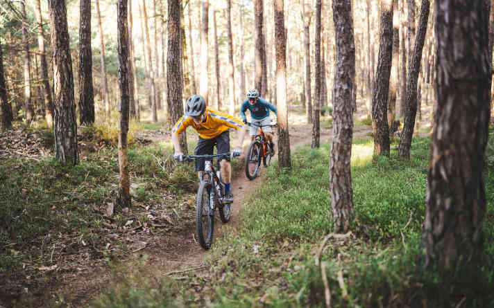 Mit athletischen Fahreigenschaften ist das Canyon Lux Trail wie gemacht für lange Touren mit hohem Trail-Anteil.