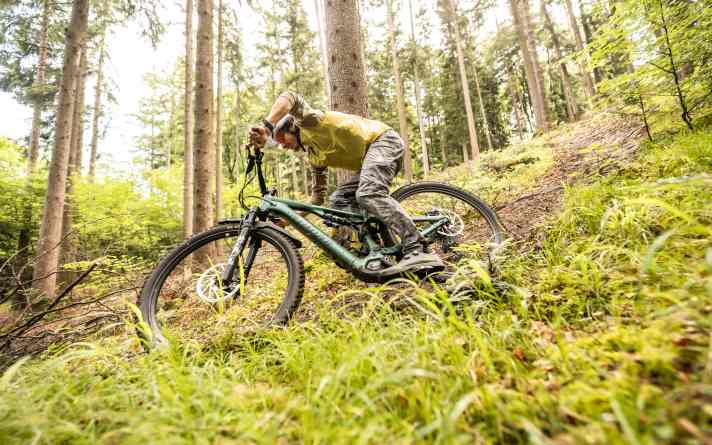 Rum um die Kurve... das klappt easy mit dem Levo.