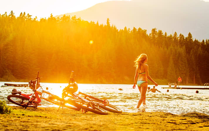   After the tour: The lake water can still be quite fresh in spring. It's always a good idea for a brave person to go ahead and test the temperature.