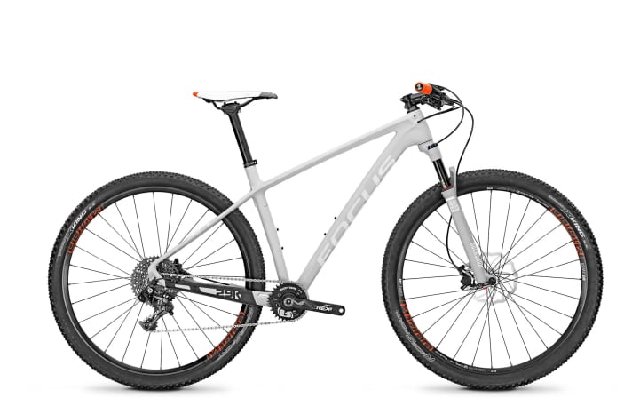   You have to pay 3499 euros for the factory model of the 29er racer made of carbon.