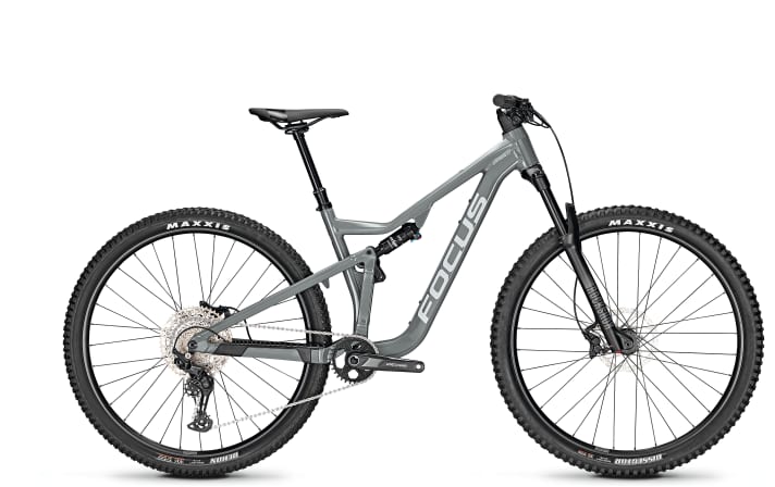   <a href="https://luna.r.lafamo.com/ts/i5034112/tsc?amc=con.blbn.497955.507800.14447882&smc=BIKE&rmd=3&trg=https%3A%2F%2Fwww.fitstore24.com%2Fde%2Ffocus-thron-6-8-grey-2022" target="_blank" rel="noopener noreferrer nofollow">Für das Einstiegsmodell Thron 6.8 sind 2199 Euro fällig</a> *.