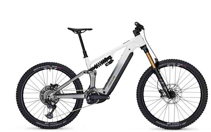 Funktional schon “volle Hütte”: Das Focus Sam² 6.9 mit Fox-Factory-Fahrwerk ab 7199 Euro.