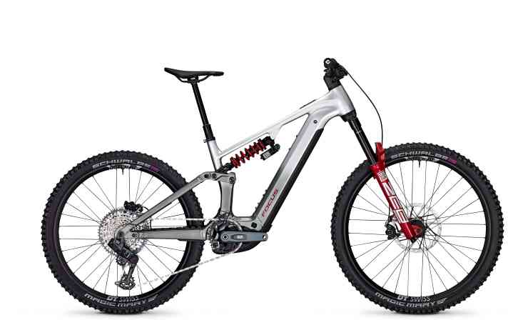 Das Topmodell setzt bei Fahrwerk, Schaltung und Bremsen voll auf Sram/Rockshox. Kostenpunkt: 8499 Euro.