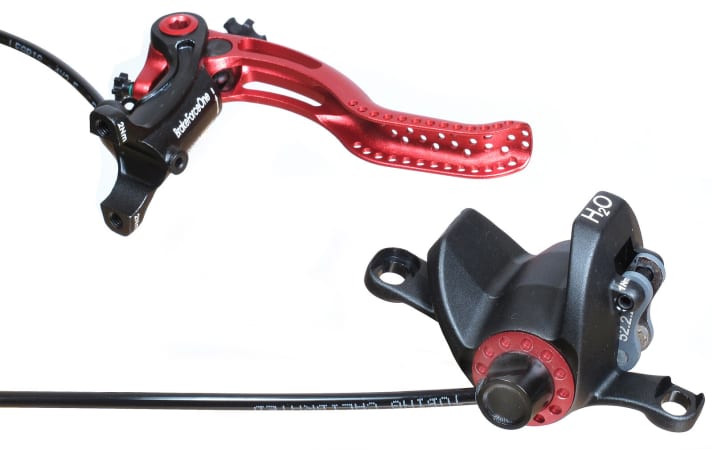   Die Brake Force One H2O wird es wahlweise mit 1- oder 2-Finger-Hebel geben.