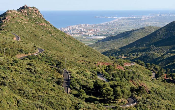   Desert de les Palmes" Nature Park: The small mountain road before Benicàssim climbs to the high point of the entire route, at 414 metres 