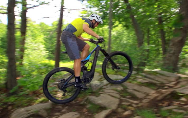   Einen ersten Fahrbericht vom Specialized Turbo Levo Carbon gibt's in EMTB #3/17 ab dem 22. August.