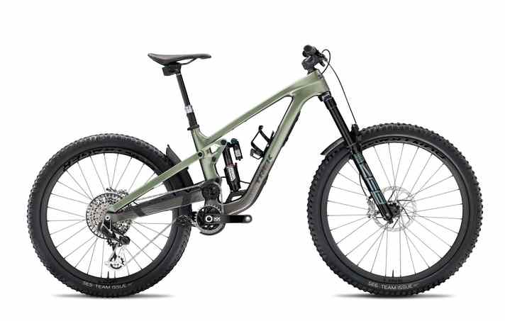 The new Trek Slash with high-pivot rear triangle secures the bronze medal in the Enduro category.