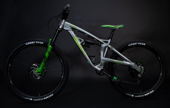   Prices for the frame with shock are between 2490 and 2890 euros. If you pre-order the kit immediately, you will pay just € 1990 for the cheapest version.