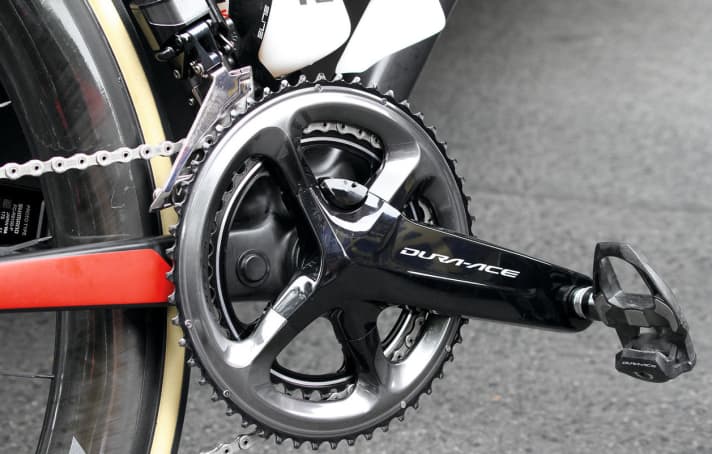Un collecteur de données indispensable : pour une détermination précise des performances, les powermeters et les pédales wattmétriques sont d'une importance capitale. Vous trouverez ici <a href="https://www.tour-magazin.de/fitness/training/test-2021-powermeter-bis-1-000-euro-wie-war-ich/" target="_blank" rel="noopener noreferrer">les powermeters actuels dans le test TOUR</a>.