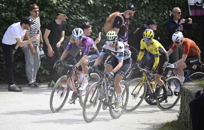 Liane Lippert (in the foreground) at the Strade Bianche race last year