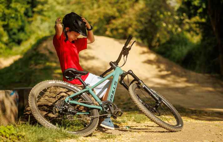 Pump tracks are on the rise - and kids and teenagers love them. That's a good thing! The Bulls Tokee Disc is designed for entry-level sporty off-road biking. More of it!