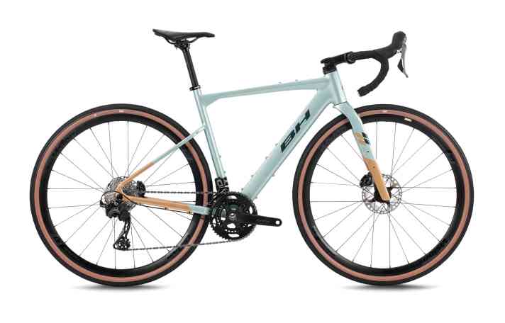 The GravelX Alu 1.8 with double chainring and twelve sprockets