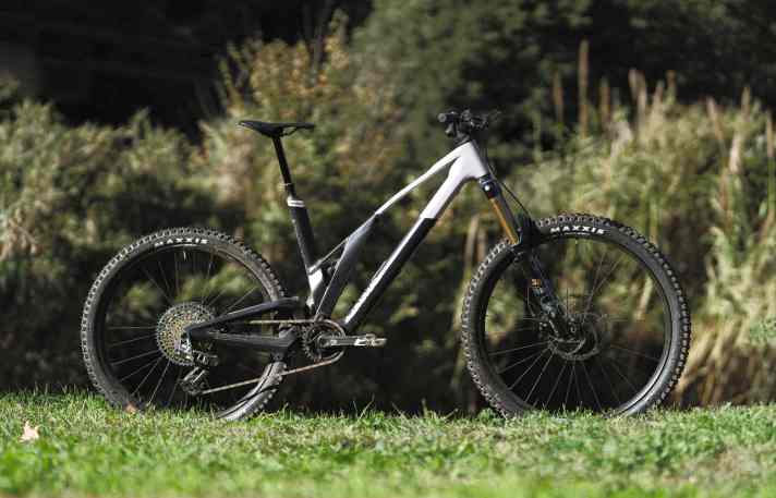 The Unno Ikki comes with the TQ HPR 50 light motor and should remain under 19 kilos despite its generous suspension travel. At least in the top-of-the-range version for over 13,000 euros.